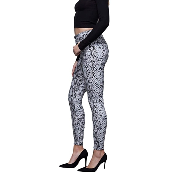 Good American Skinny Jeans - Picture 9 of 12